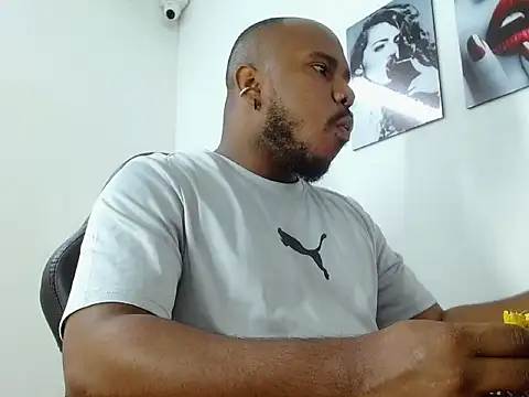 Snapshot of Alessandro_Hamed chatting on March 2026 01:36:02 PM Alessandro Hamed online show from March 2026 01:36:02 PM