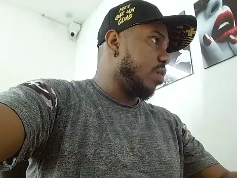 Snapshot of Alessandro_Hamed chatting on March 2026 01:38:01 PM Alessandro Hamed online show from March 2026 01:38:01 PM