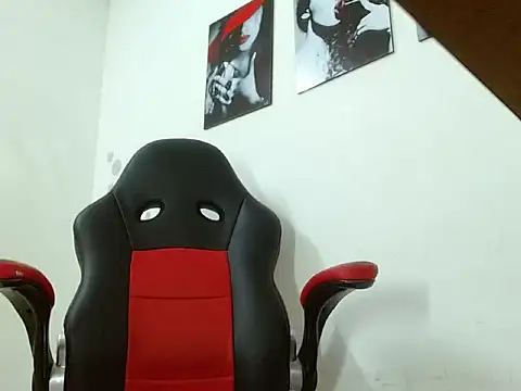 Snapshot of Alessandro_Hamed chatting on March 2026 01:17:01 PM Alessandro Hamed online show from March 2026 01:17:01 PM