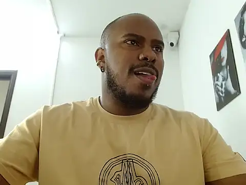 Snapshot of Alessandro_Hamed chatting on April 2026 01:41:01 PM Alessandro Hamed online show from April 2026 01:41:01 PM