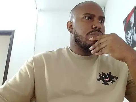 Snapshot of Alessandro_Hamed chatting on April 2026 02:29:02 PM Alessandro Hamed online show from April 2026 02:29:02 PM