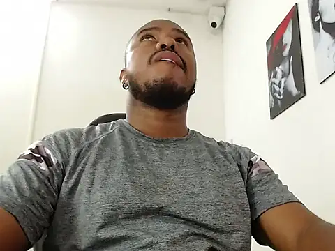 Snapshot of Alessandro_Hamed chatting on April 2026 01:27:02 PM Alessandro Hamed online show from April 2026 01:27:02 PM