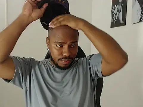 Snapshot of Alessandro_Hamed chatting on April 2026 01:39:01 PM Alessandro Hamed online show from April 2026 01:39:01 PM