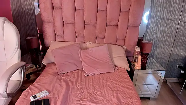 Snapshot of Aria_Sims chatting on March 2026 11:32:01 AM Aria Sims online show from March 2026 11:32:01 AM