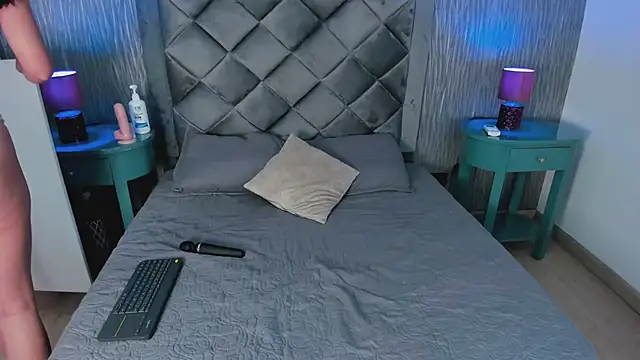 Snapshot of Aria_Sims chatting on April 2026 11:32:01 AM Aria Sims online show from April 2026 11:32:01 AM