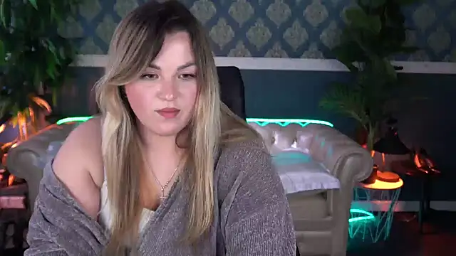 Snapshot of AlissyaGrayy chatting on April 2026 01:38:02 PM AlissyaGrayy online show from April 2026 01:38:02 PM