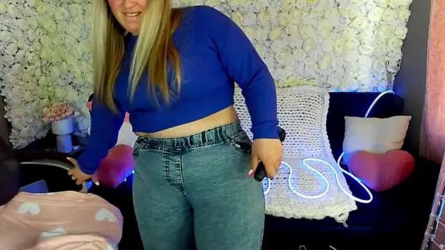 Snapshot of AlissyaGrayy chatting on May 2026 01:37:02 PM AlissyaGrayy online show from May 2026 01:37:02 PM