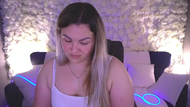 Snapshot of AlissyaGrayy chatting on May 2026 04:04:02 PM AlissyaGrayy online show from May 2026 04:04:02 PM