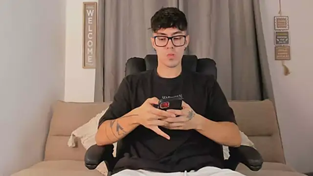 etham wolf1 online show from April 2026 05:36:01 PM