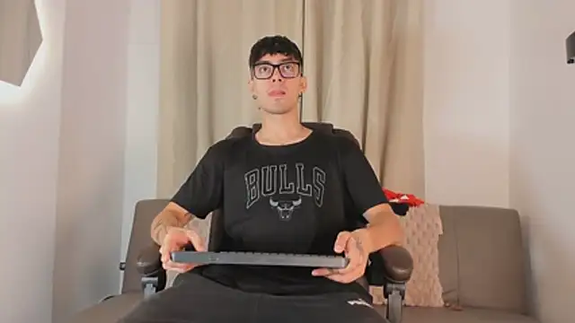 etham wolf1 online show from April 2026 05:35:01 PM