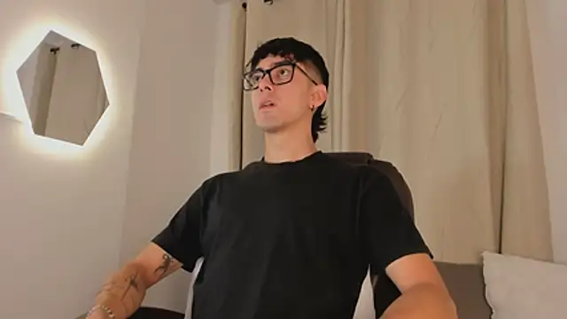 etham wolf1 online show from April 2026 05:24:02 PM