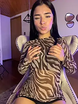 Snapshot of Shalom_pink18 chatting on April 2026 06:44:02 AM Shalom pink18 online show from April 2026 06:44:02 AM