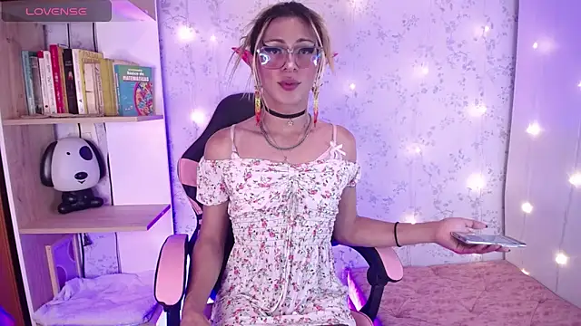 Snapshot of _Alexaavandercloude chatting on April 2026 09:53:02 PM Alexaavandercloude online show from April 2026 09:53:02 PM
