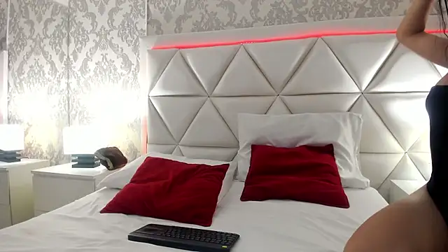 Snapshot of AlexaGiraud chatting on April 2026 12:16:02 PM AlexaGiraud online show from April 2026 12:16:02 PM