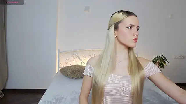 NessaReig online show from April 2026 02:22:02 PM