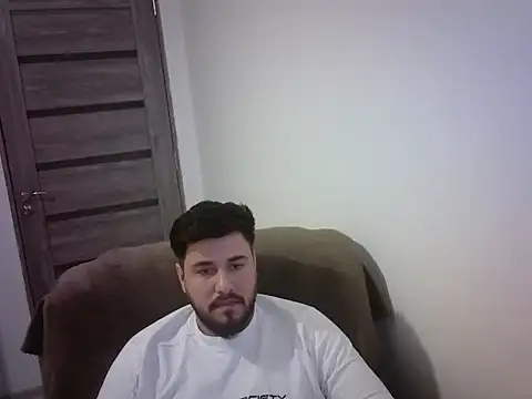Snapshot of Gianiboy99 chatting on June 2026 09:29:02 PM Gianiboy99 online show from June 2026 09:29:02 PM
