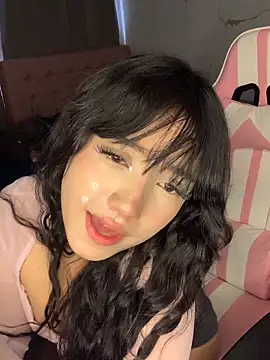 Snapshot of MayyBonita chatting on April 2026 04:01:02 PM MayyBonita online show from April 2026 04:01:02 PM