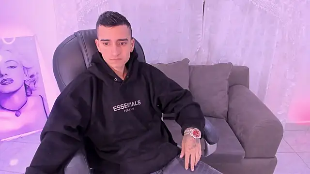 Snapshot of Ethann_Boy chatting on March 2026 10:04:01 PM Ethann Boy online show from March 2026 10:04:01 PM