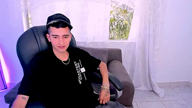 Snapshot of Ethann_Boy chatting on April 2026 08:29:01 PM Ethann Boy online show from April 2026 08:29:01 PM