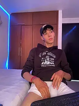 Milo Gunnar online show from April 2026 09:19:01 PM