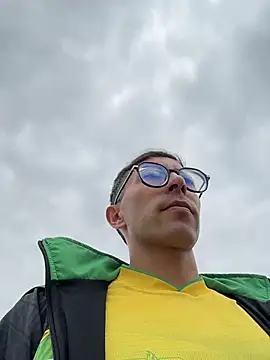 LeonBlazze online show from March 2026 03:23:01 PM