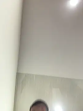 LeonBlazze online show from April 2026 05:01:02 AM