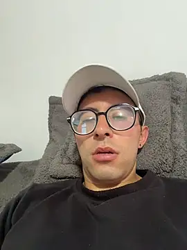 Snapshot of LeonBlazze chatting on July 2026 06:10:02 PM LeonBlazze online show from July 2026 06:10:02 PM