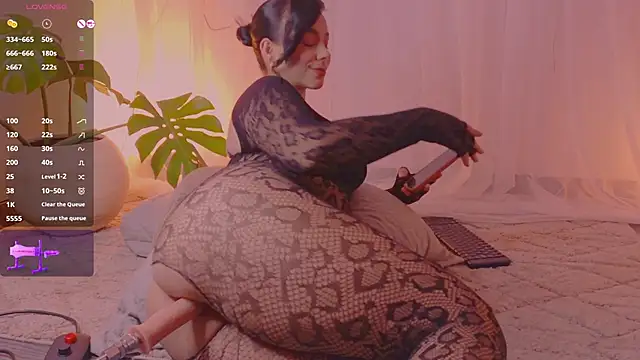 Snapshot of ImLeana_XXX chatting on April 2026 09:43:01 AM ImLeana XXX online show from April 2026 09:43:01 AM