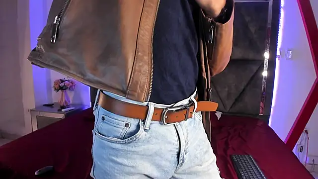 Snapshot of MaxiimoRomano_ chatting on March 2026 01:16:02 PM MaxiimoRomano online show from March 2026 01:16:02 PM