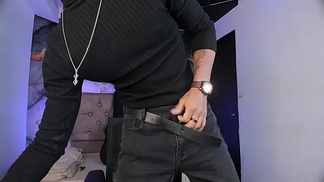 Snapshot of MaxiimoRomano_ chatting on April 2026 12:49:01 PM MaxiimoRomano online show from April 2026 12:49:01 PM