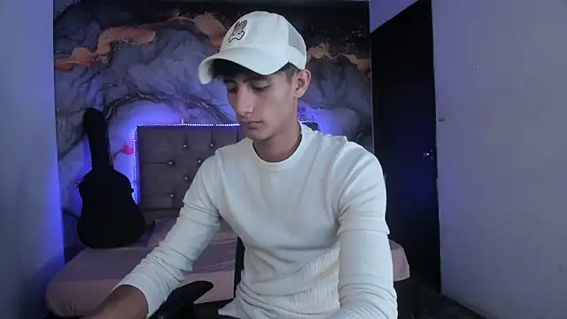 Snapshot of MaxiimoRomano_ chatting on April 2026 12:56:01 PM MaxiimoRomano online show from April 2026 12:56:01 PM