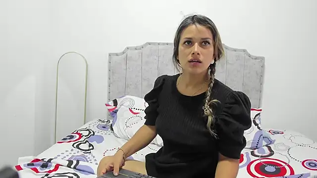Snapshot of camila_borbon_ chatting on May 2026 01:15:02 PM camila borbon online show from May 2026 01:15:02 PM