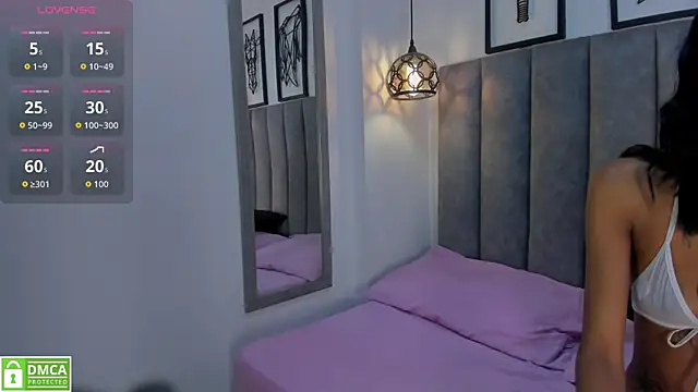 Camille Hills online show from April 2026 04:01:01 AM