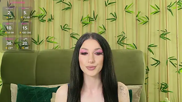 Snapshot of EllieJules chatting on April 2026 04:01:01 AM EllieJules online show from April 2026 04:01:01 AM