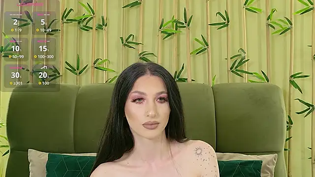 Snapshot of EllieJules chatting on April 2026 03:51:01 AM EllieJules online show from April 2026 03:51:01 AM