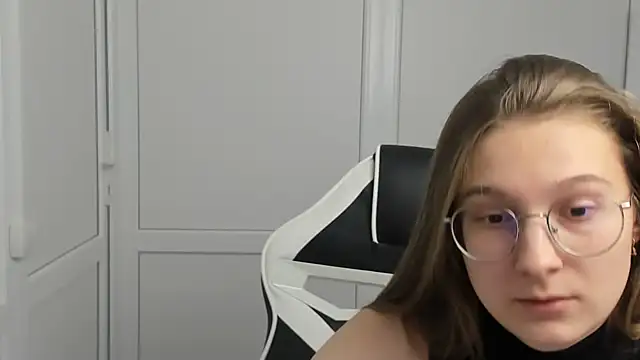 Mia kristal online show from March 2026 08:08:01 AM