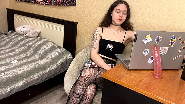 Holy Mariaaa online show from May 2026 06:15:02 PM