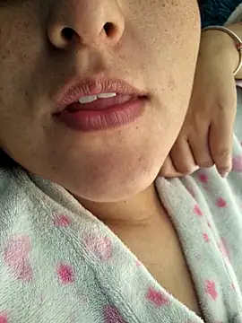 rafaella stefano online show from April 2026 12:39:01 PM