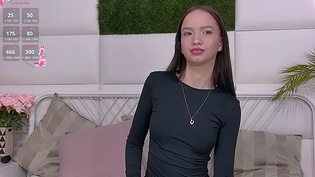 MonaHicks online show from March 2026 06:51:02 PM