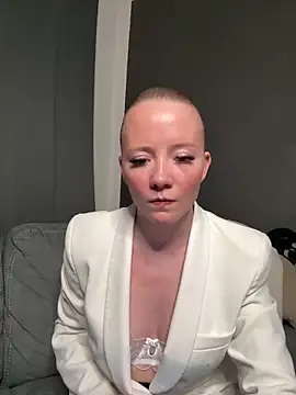 Snapshot of KatharinaGold chatting on March 2026 08:02:01 PM KatharinaGold online show from March 2026 08:02:01 PM