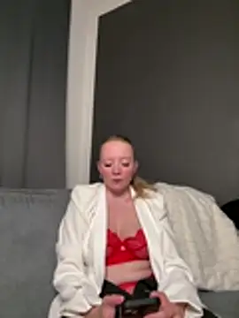 Snapshot of KatharinaGold chatting on March 2026 07:08:01 PM KatharinaGold online show from March 2026 07:08:01 PM