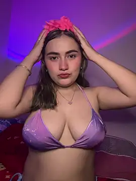 Snapshot of Mia_seduccion chatting on April 2026 01:21:01 AM Mia seduccion online show from April 2026 01:21:01 AM