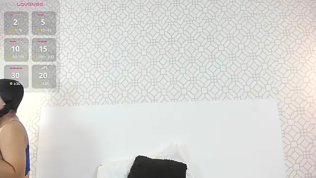 Snapshot of ZoeCooper1 chatting on April 2026 12:11:02 PM ZoeCooper1 online show from April 2026 12:11:02 PM