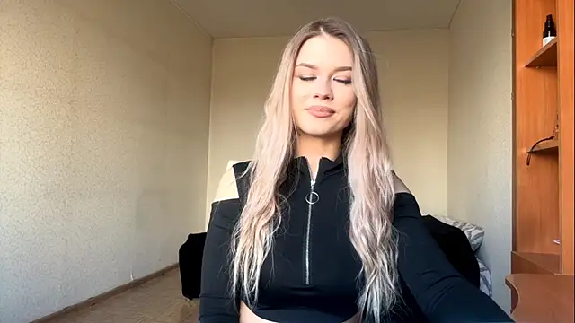 Snapshot of DeettaTolly chatting on April 2026 07:38:02 AM DeettaTolly online show from April 2026 07:38:02 AM