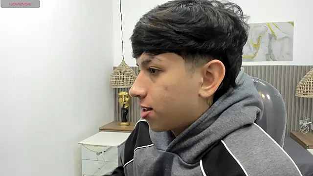 Snapshot of AdrianFranko chatting on April 2026 02:03:02 PM AdrianFranko online show from April 2026 02:03:02 PM