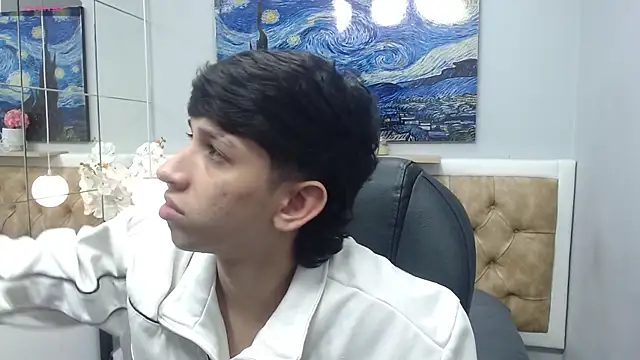 Snapshot of AdrianFranko chatting on April 2026 01:37:02 PM AdrianFranko online show from April 2026 01:37:02 PM