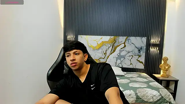 Snapshot of AdrianFranko chatting on May 2026 02:45:01 PM AdrianFranko online show from May 2026 02:45:01 PM