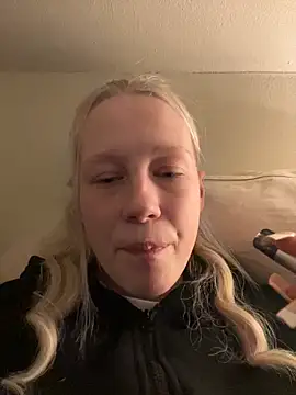 Snapshot of LeniMaria chatting on March 2026 06:07:02 PM LeniMaria online show from March 2026 06:07:02 PM