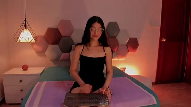 AnnieBlluee online show from July 2026 12:55:01 PM
