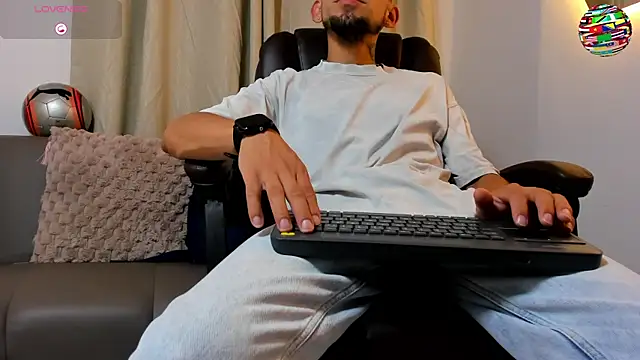Snapshot of Steban_silv chatting on June 2026 11:01:02 AM Steban silv online show from June 2026 11:01:02 AM